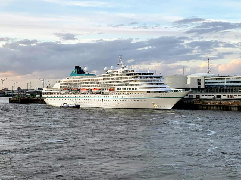 Krreuzfahrtschiff in Bremerhafen